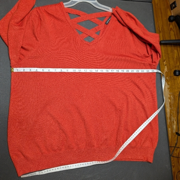 Love Ellie Rustic Orange V-Neck Sweater Crisscross Back Detail Size 3X NWOT - Picture 5 of 7